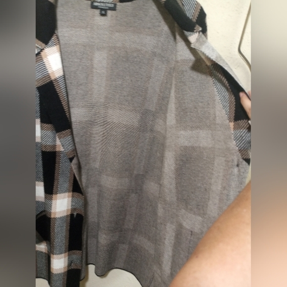 Absolutely Famous Black and Tan Plaid Blazer - Picture 8 of 9